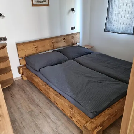 Hannzi Hurka Apartment *