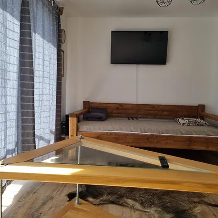 Hannzi Hurka Apartment *